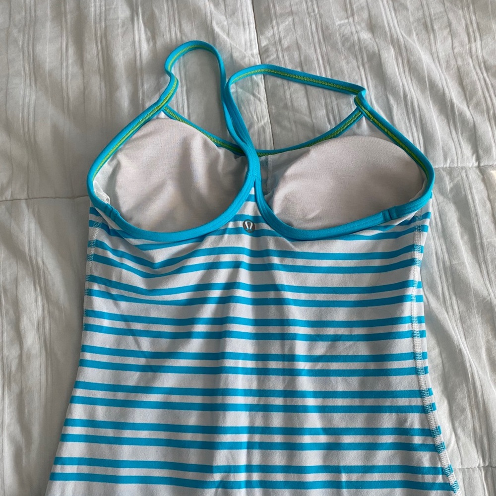 Lululemon built in bra athletic top